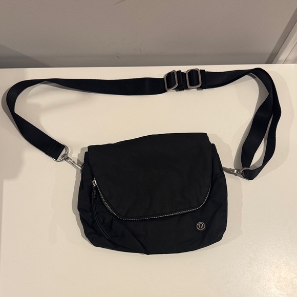 Lululemon Party Om Bag
Black - Picture 3 of 15